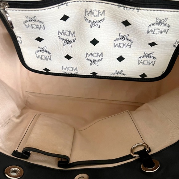 Almost New, Pre-Loved MCM Visetos Leather Tote Bag in White - Picture 10 of 12